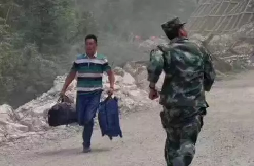 麵對地震該如何自保